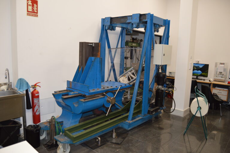 Simulador de procesos de deformación plástica del MechLab